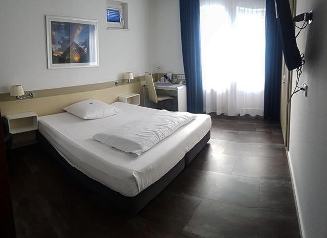 Hotel Zweilinden Meckenheim Bonn Buitenkant foto